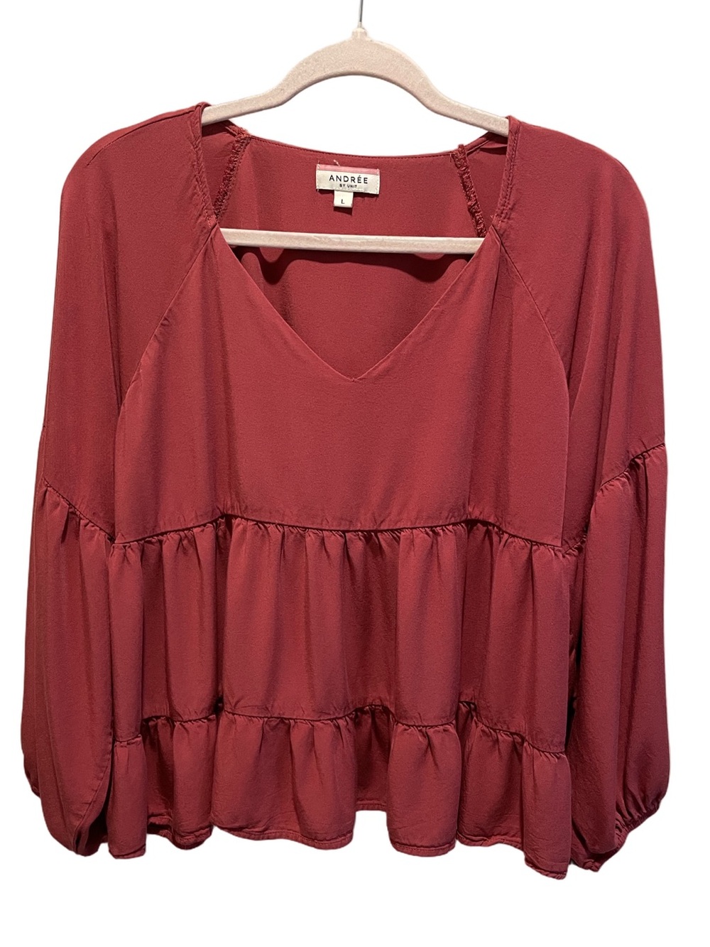 Andree by Unit mauve, tiered, v-neck long-sleeve blouse. Size L. - Picture 2 of 9
